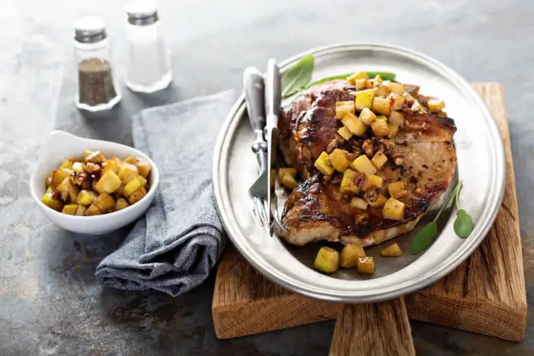 Côtes de porc aux pommes caramélisées absolument gourmande