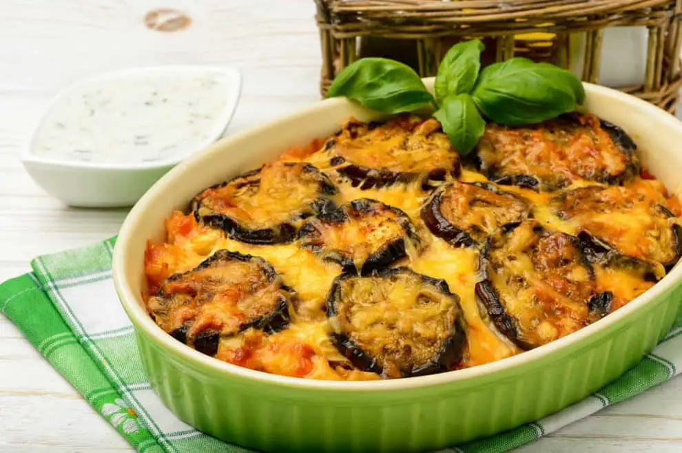 Délicieux Gratin Léger D’aubergines Au Fromage Et Viande Hachée