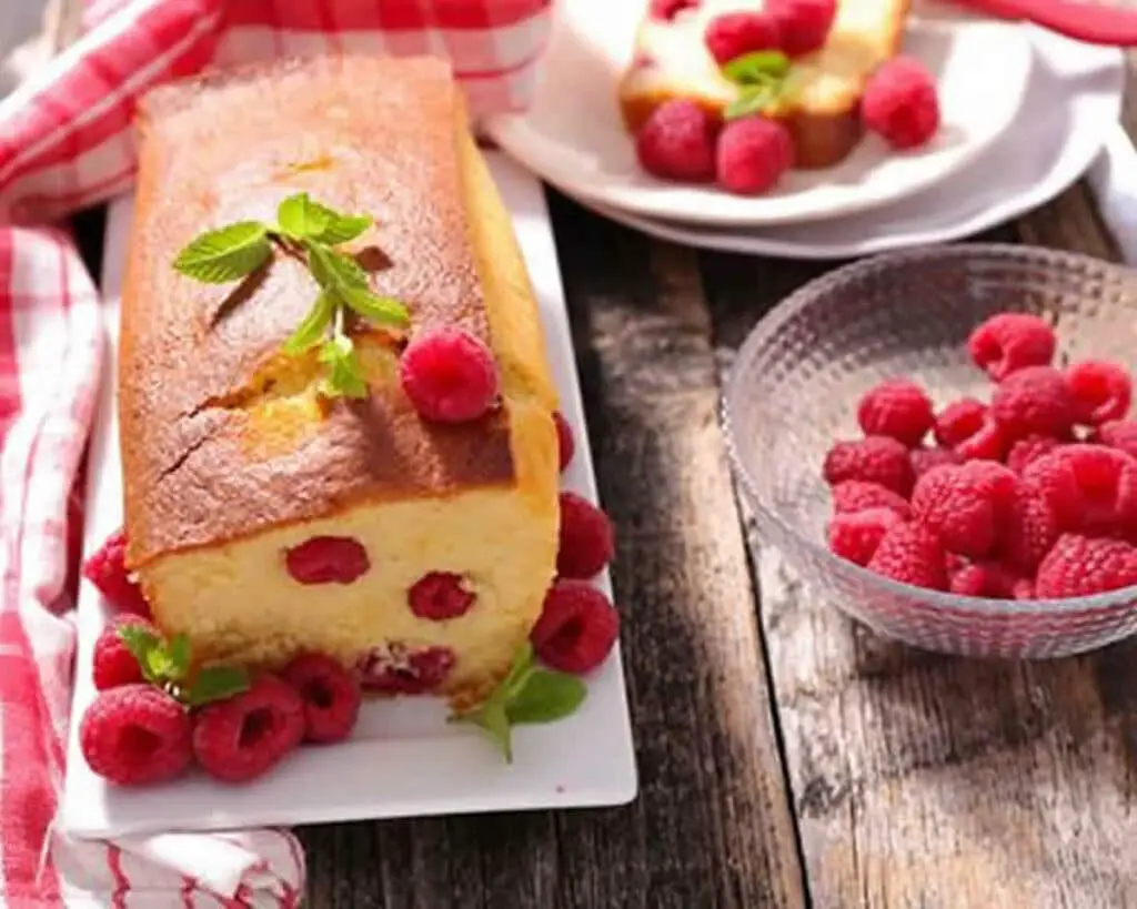 Gâteau léger à la framboise : Un délice aéré et savoureux