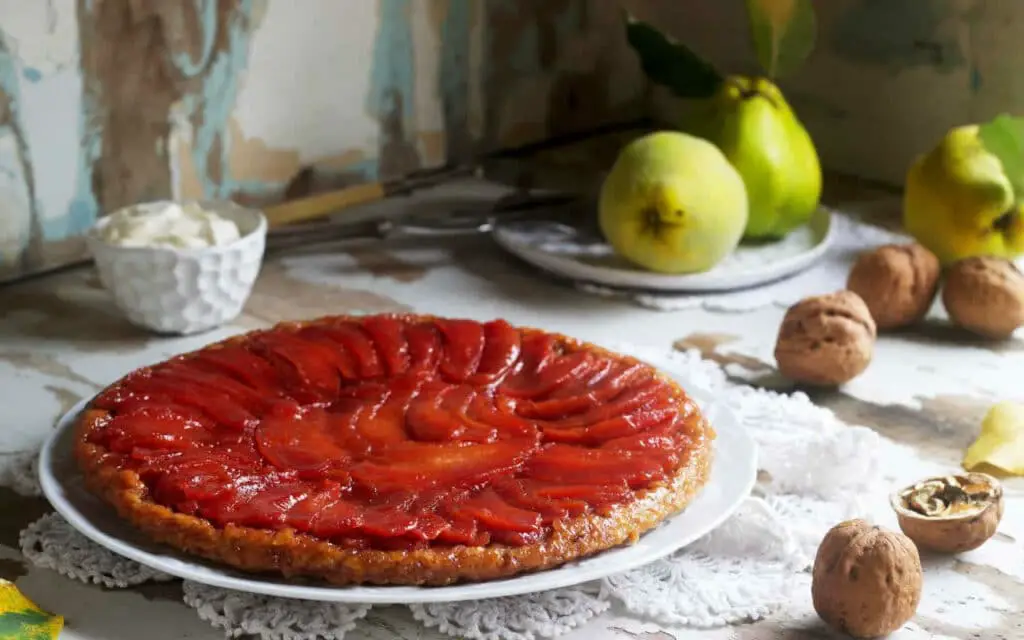 Tarte tatin aux coings : Le dessert parfait à l'Automne