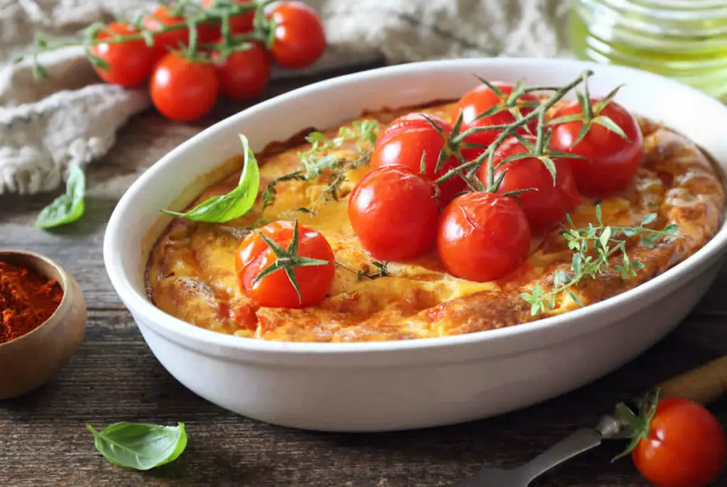 Clafoutis à la Tomate : Une Touche de Soleil dans Votre Assiette