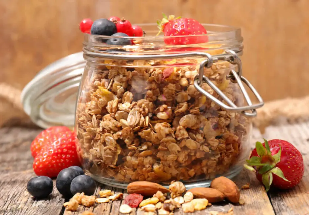 Granola Maison : Le petit-déjeuner croquant et sain qui révolutionnera vos matins