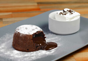 Soufflé au Chocolat : Le Dessert Aérien qui Impressionnera vos Convives