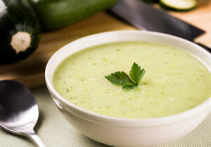 Soupe Detox au Thermomix : Un Bol de Bien-être et de Saveurs