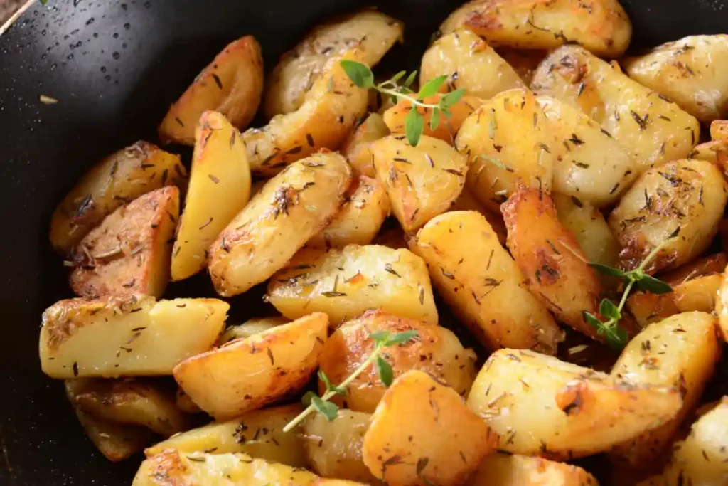 Pommes de Terre Sautées Un Accompagnement Croustillant et Doré