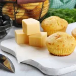 Muffins Salés au Fromage et Olives