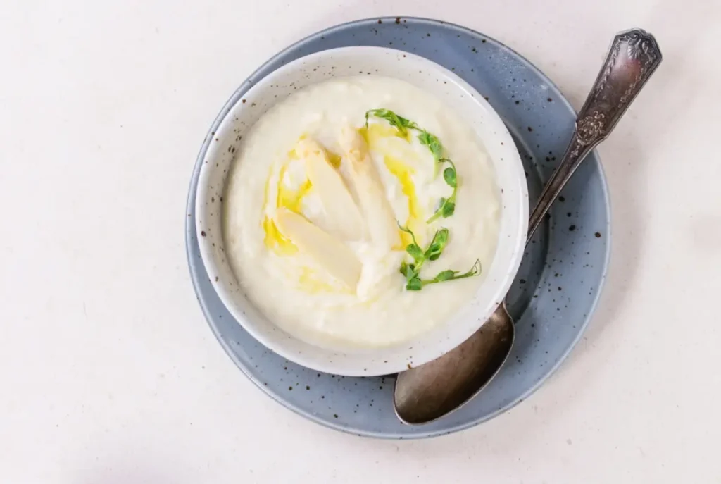 Soupe dasperges blanches